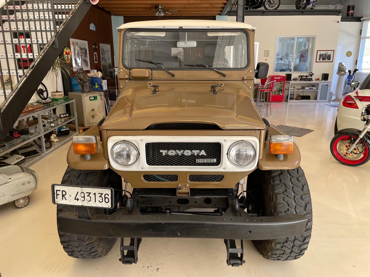 Toyota Land Cruiser BJ 42 3400 diesel 9o cv