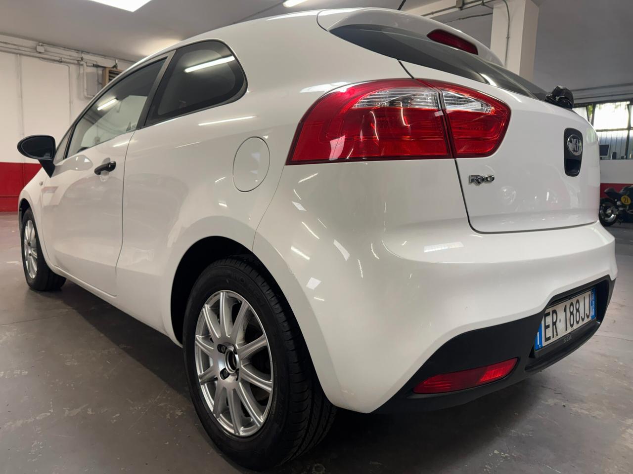 Kia Rio 1.2 CVVT 3p. LX