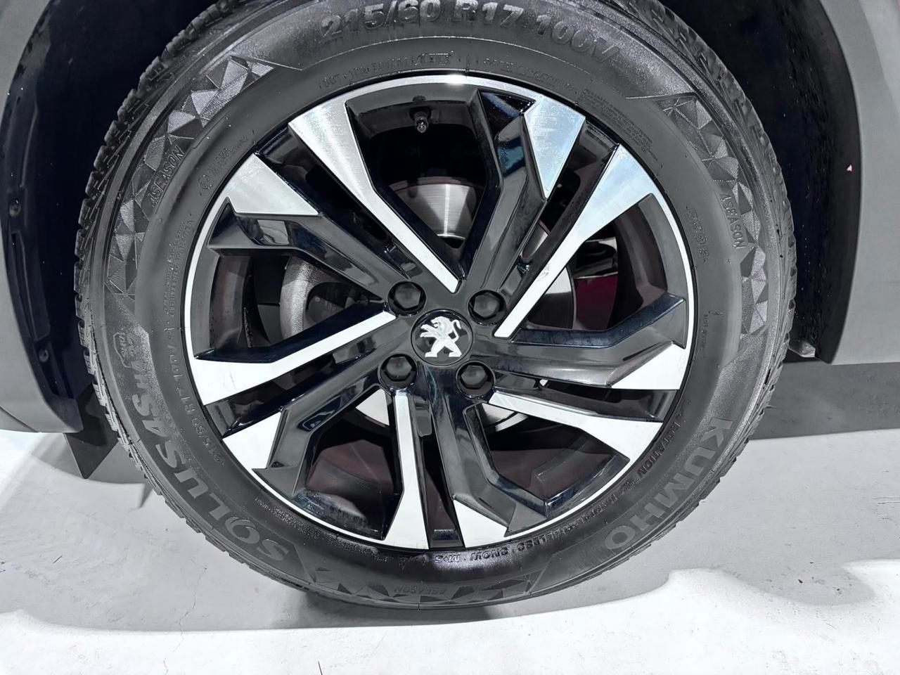 Peugeot 2008 Benzina + Euro 6 Neopatentati 4 Stagioni