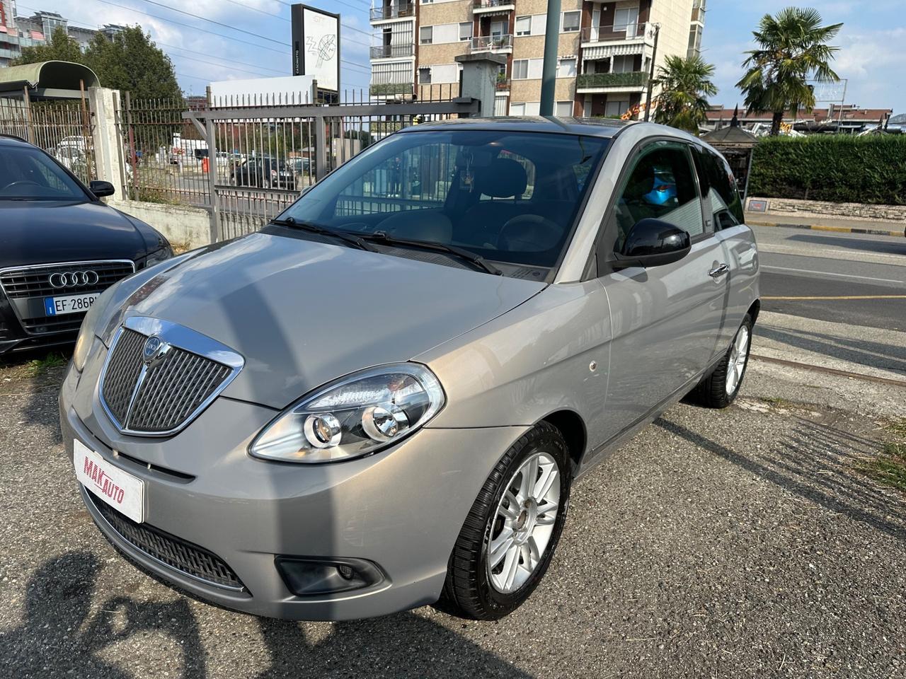 Lancia Ypsilon 1.2 69 CV Unyca
