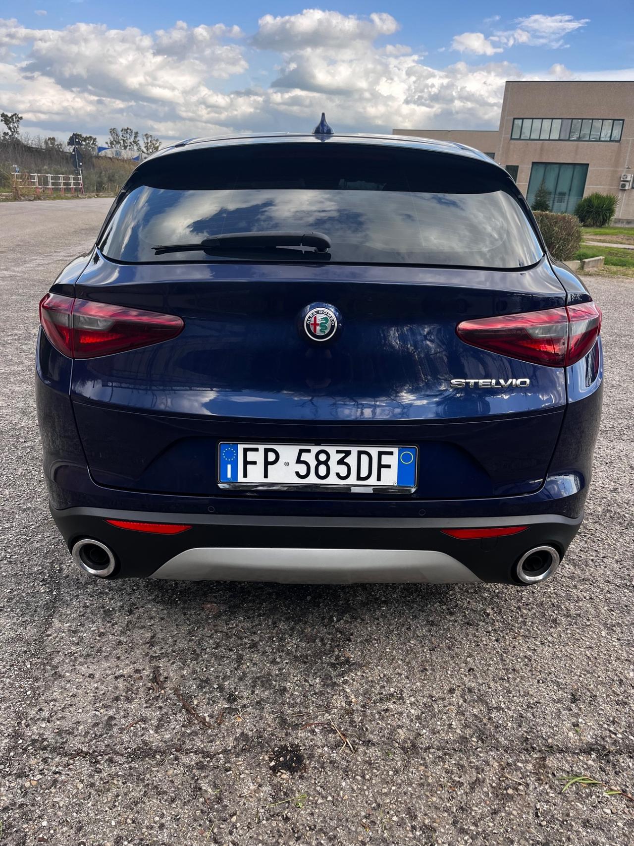 Alfa Romeo Stelvio 2.2 Turbodiesel 180 CV AT8 RWD