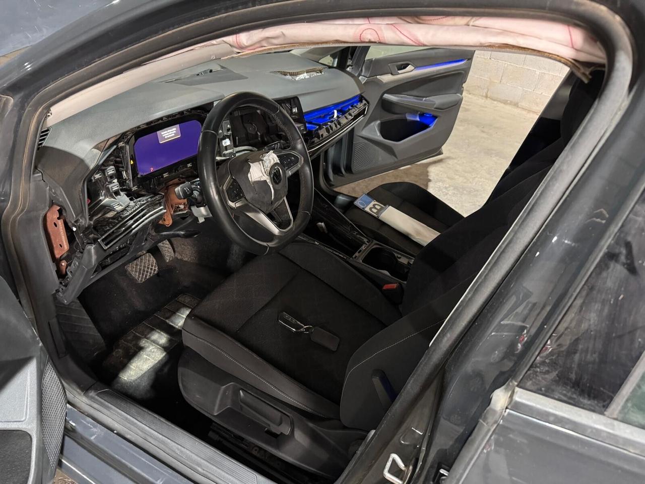 Volkswagen Golf 1.0 etsi 110cv dsg INCIDENTATA
