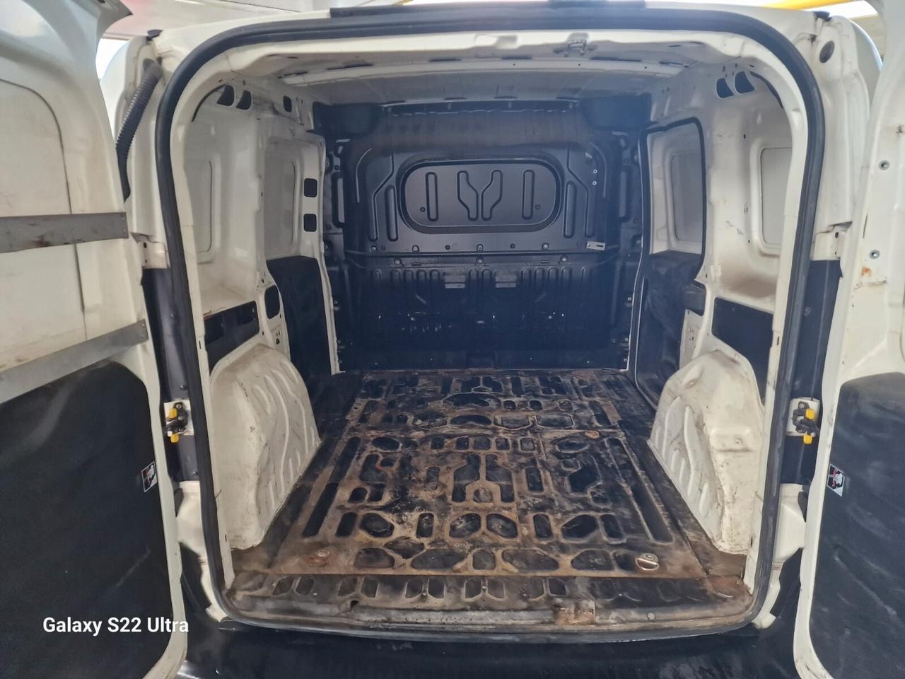 FIAT DOBLO 1.4 METANO 2012