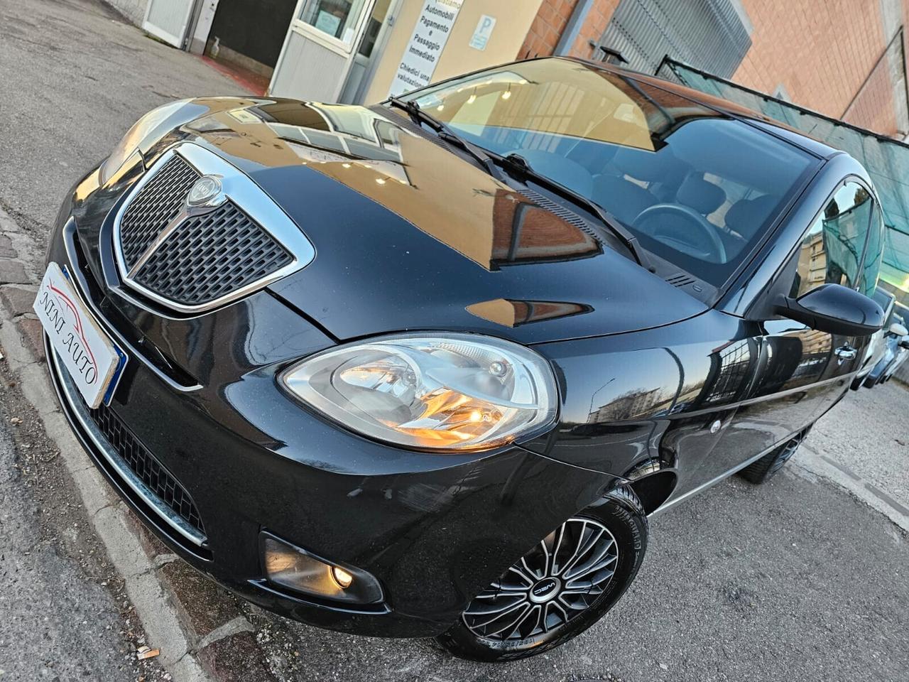 Lancia Ypsilon 1.2 60cv Argento*Clima*5Posti*Neopatentati*