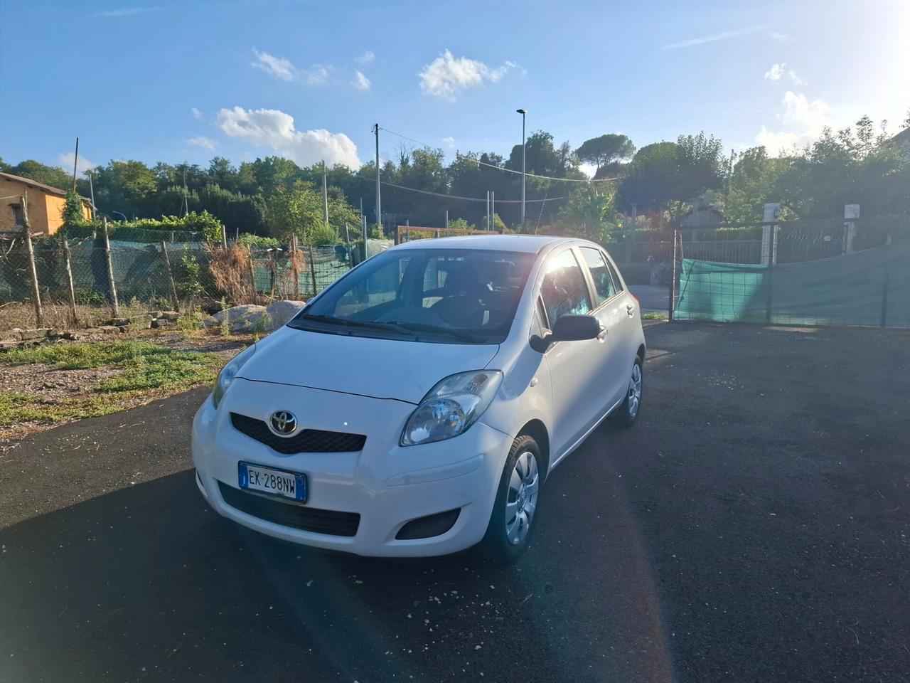 Toyota Yaris 1.0 5 porte