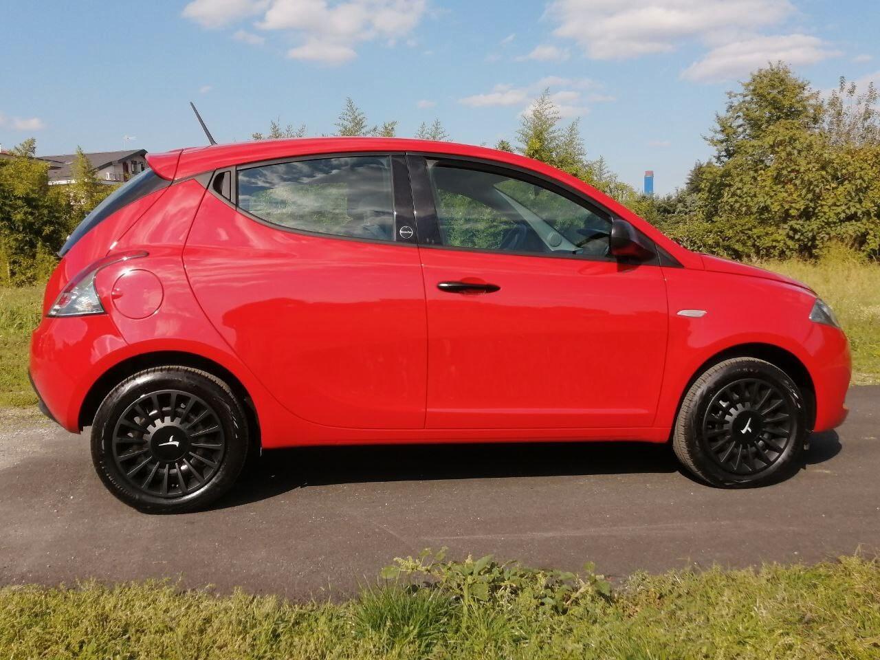 Lancia Ypsilon 1.0 FireFly 5 porte S&S Hybrid Ecochic