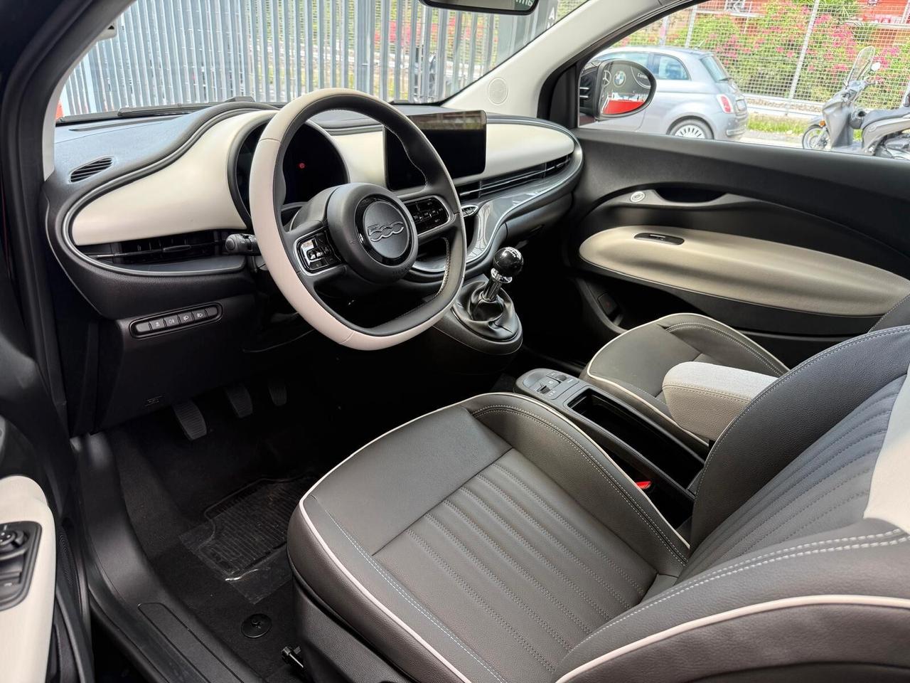 Fiat 500 Cabrio Hybrid La Prima