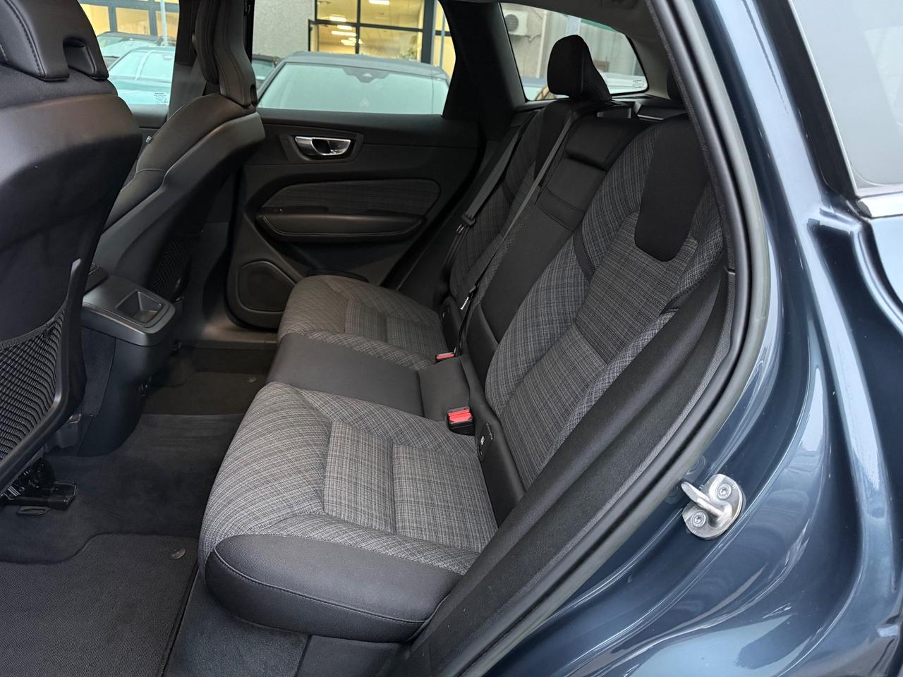 Volvo XC60 B4 (d) MY23 Automatico Core My23