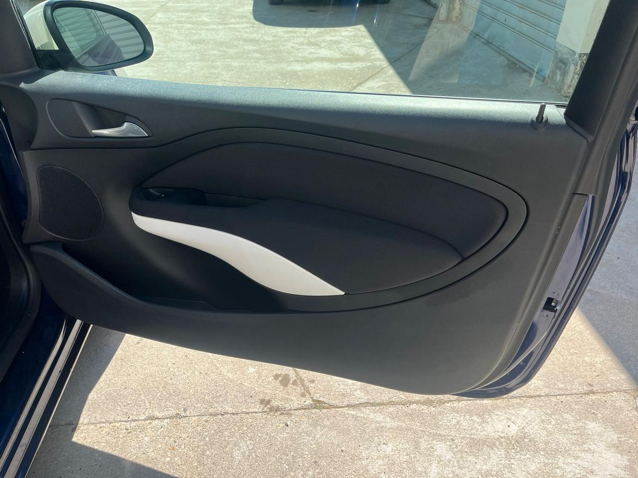 Opel Adam Rocks 1.2 70 CV Air