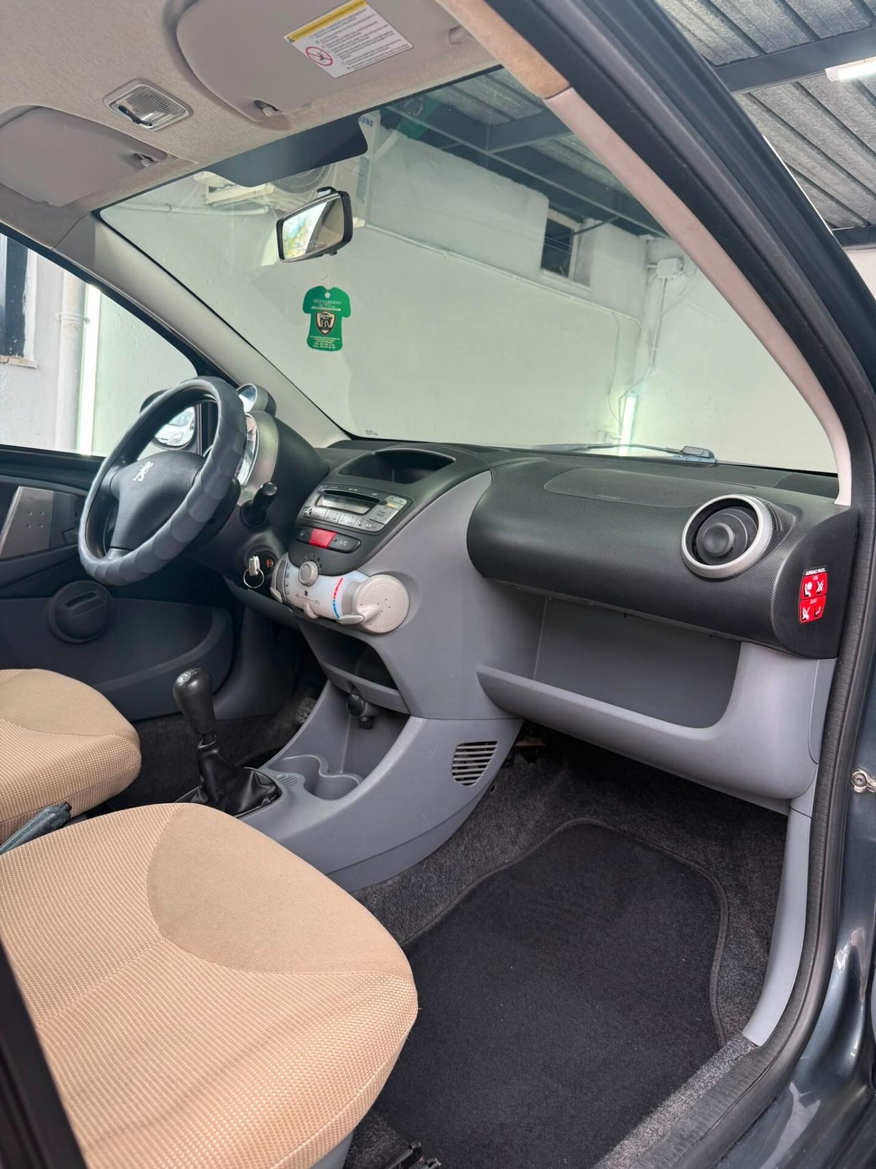 Peugeot 107 GPL 1.0 68CV 5p. Sweet Years