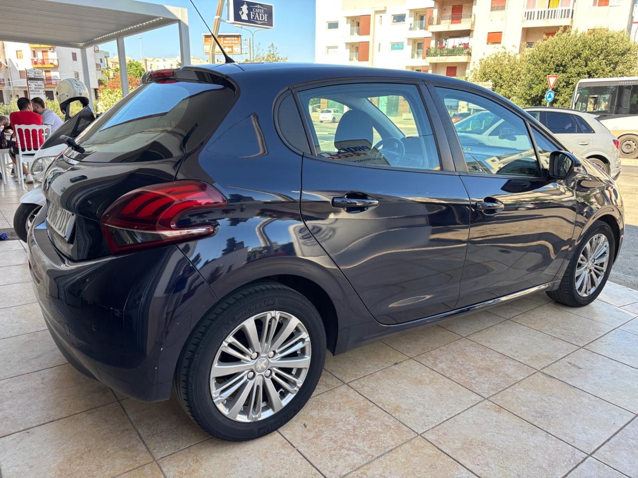 Peugeot 208 BlueHDi 75 5 porte Allure