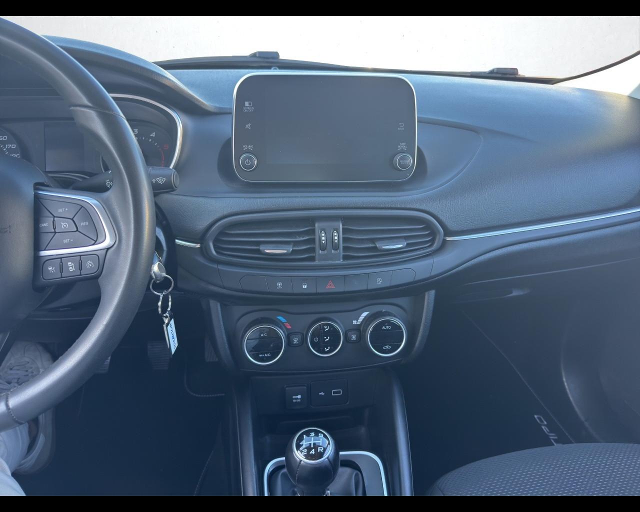 FIAT Tipo (2015-->) - Tipo 1.3 Mjt S&S SW Business