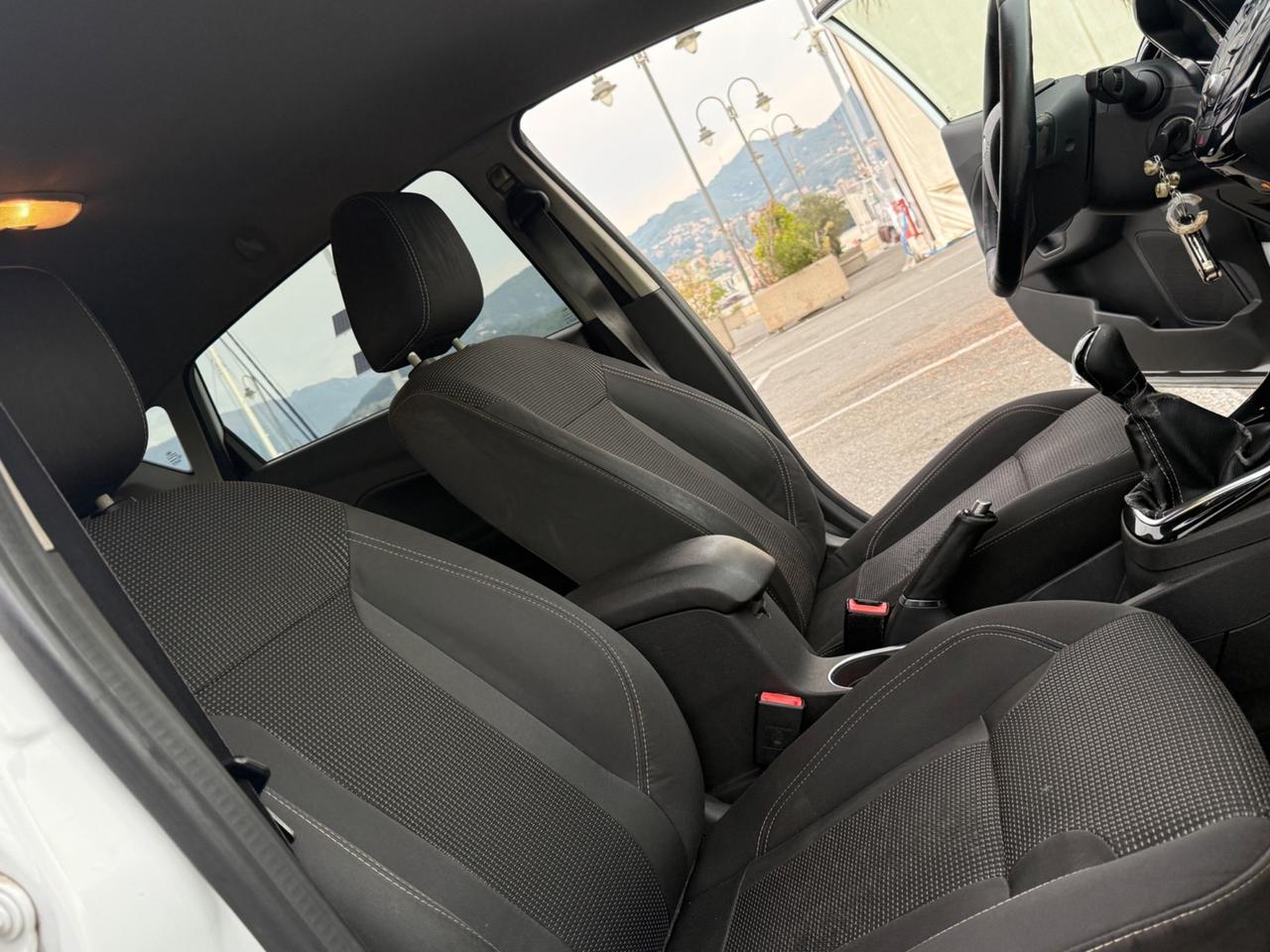 Ford Fiesta 1.5 TDCi 75CV - TITANIUM-FULL