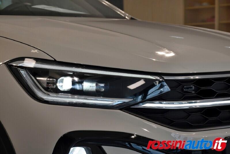 VOLKSWAGEN TAIGO 1.0 TSI 110 CV DSG R-LINE + R18 + TECH PACK MATRIX