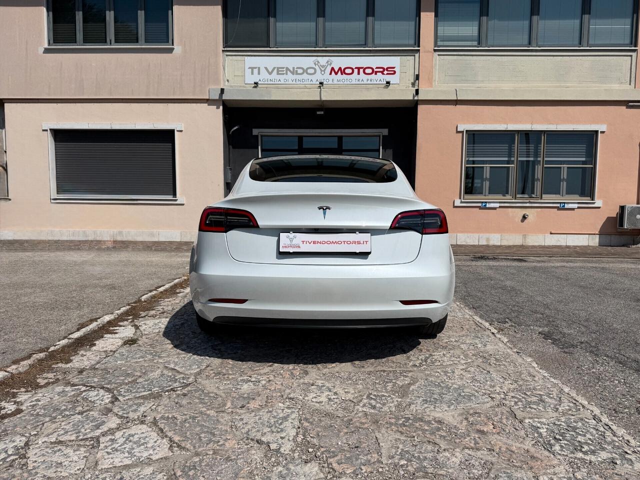 Tesla Model 3 RWD