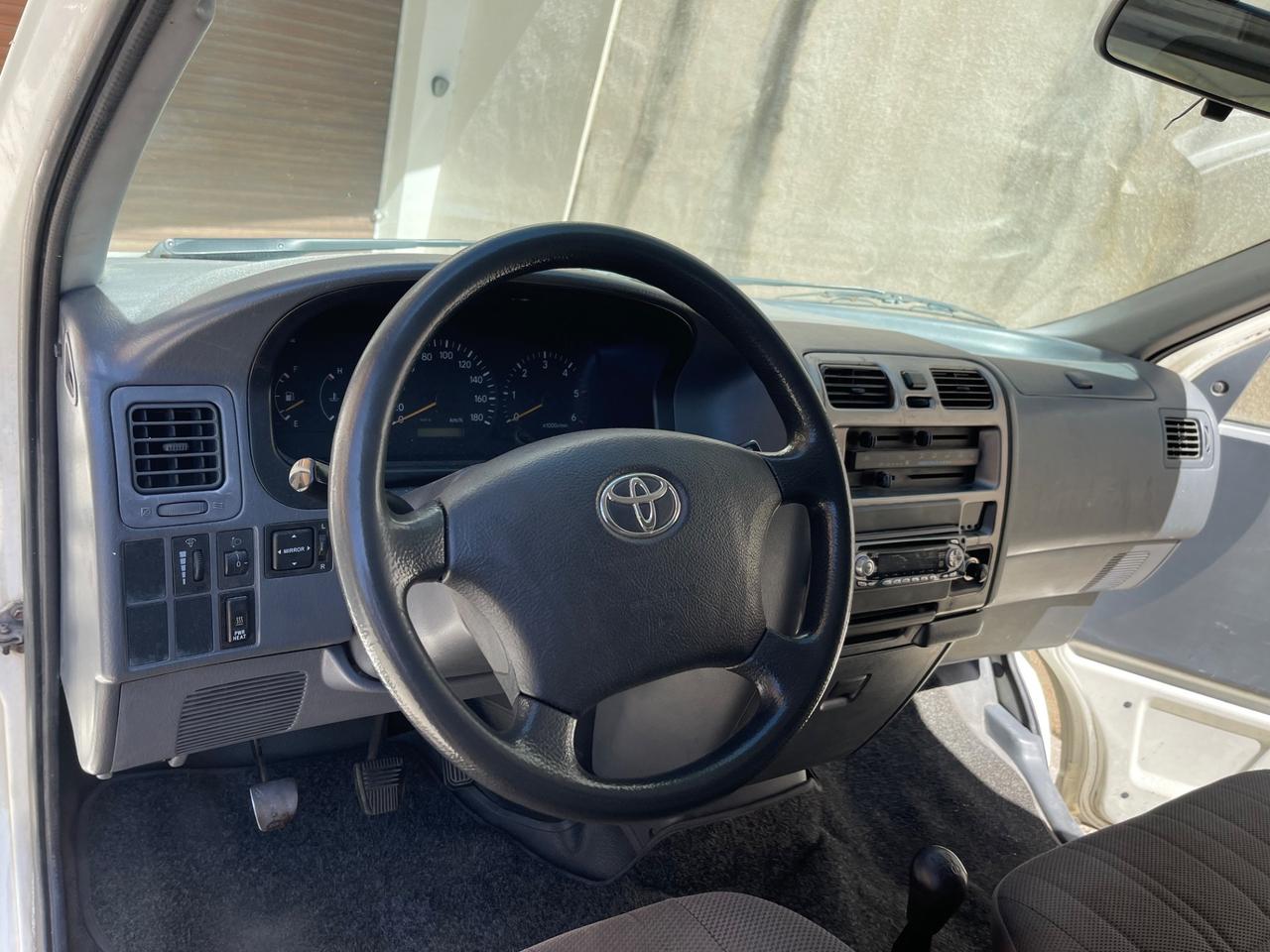 Toyota Hiace 2.5 D-4D Van 3 posti