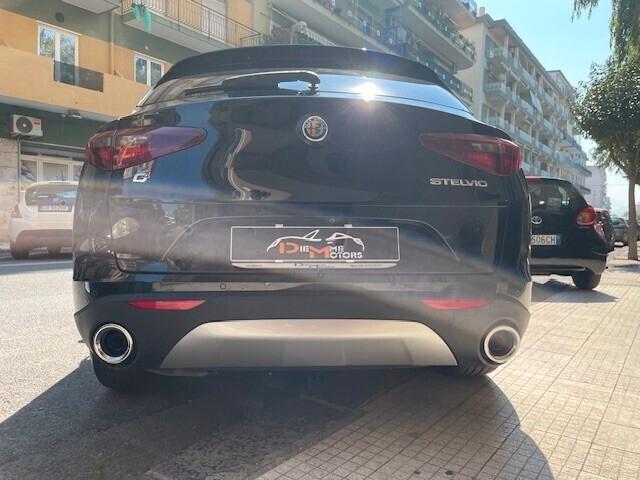Alfa Romeo Stelvio 2.2 Turbodiesel 210 CV AT8 Q4 Executive