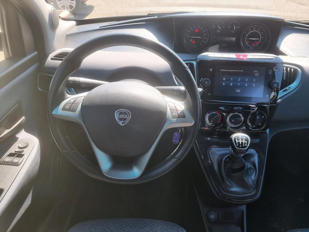 Lancia Ypsilon 1.0 Hybrid Gold