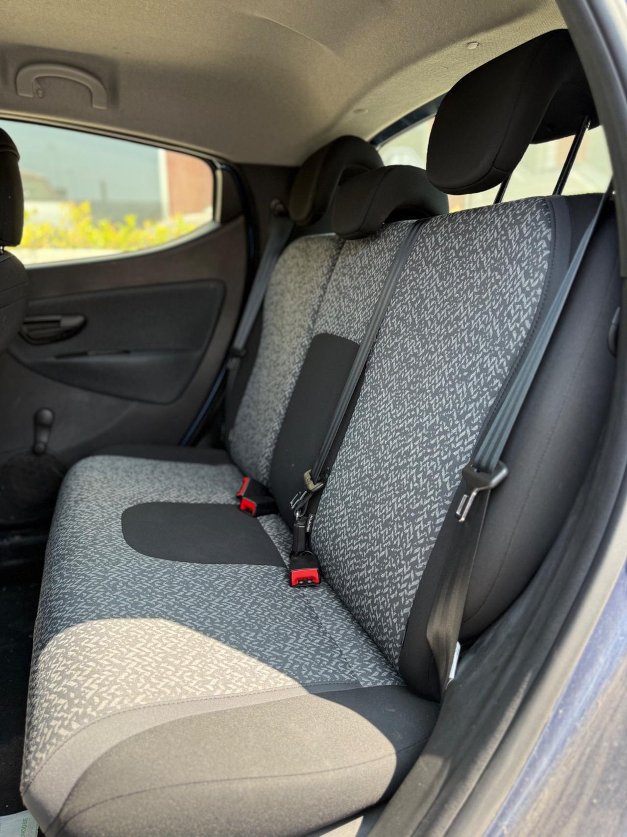Lancia Ypsilon 1.0 70 cv 5 porte S&S Hybrid Silver 2022
