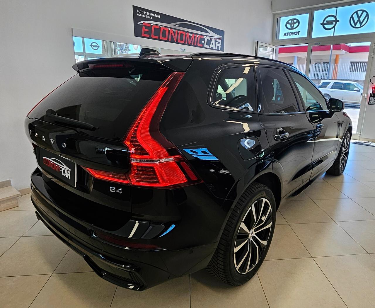 Volvo XC 60 XC60 B4 (d) automatico Plus Dark