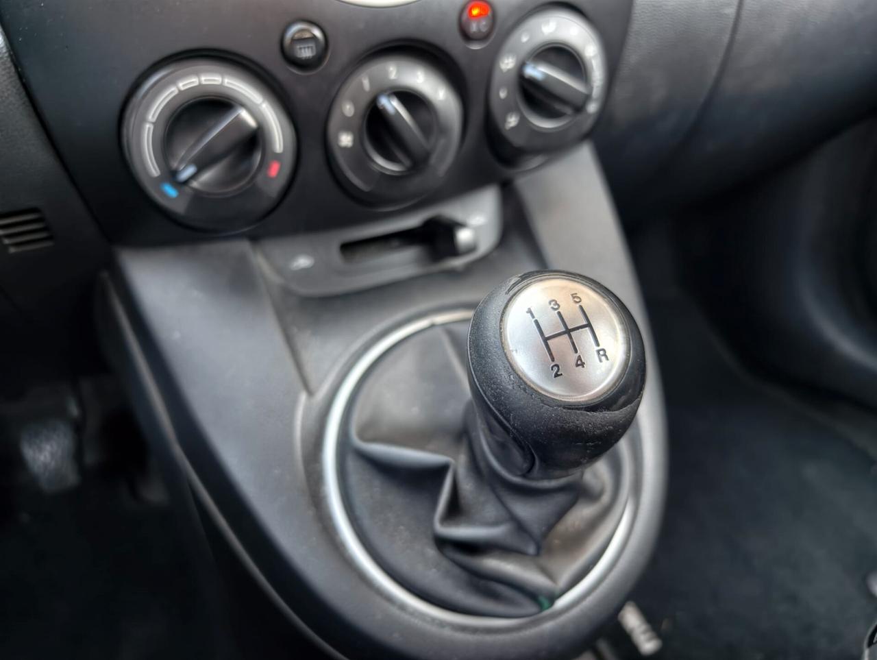 Mazda 2 Mazda2 1.3 16V 75CV 5p. Easy