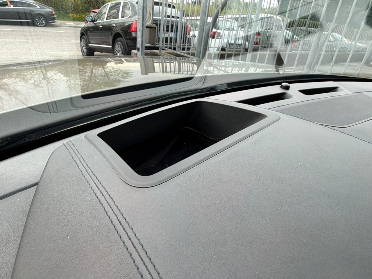 Land Rover Range Velar 3.0 V6 SD6 300 CV First Edition