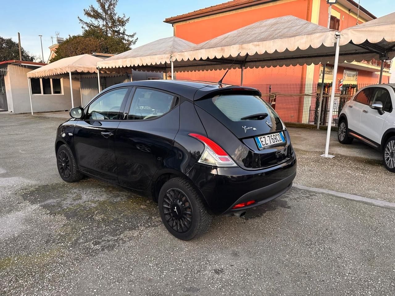 Lancia Ypsilon 1.2 69 CV 5 porte Elefantino