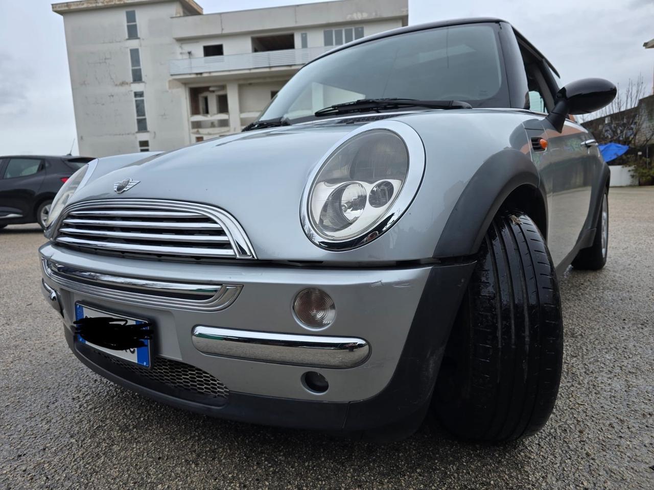 Mini 1.6 16V Cooper anno 2004