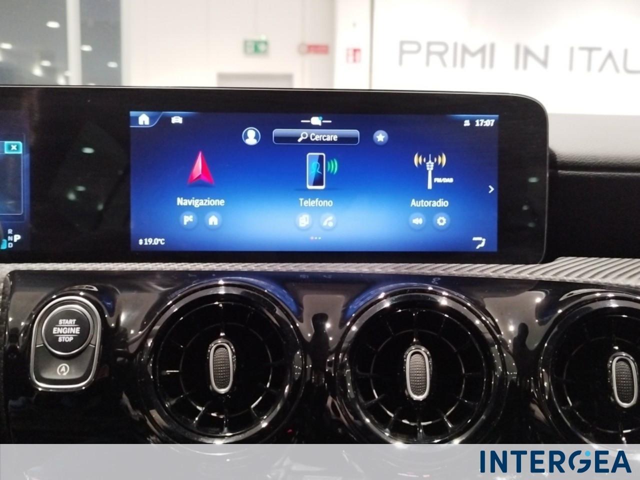 Mercedes-Benz A 180 d Advanced auto