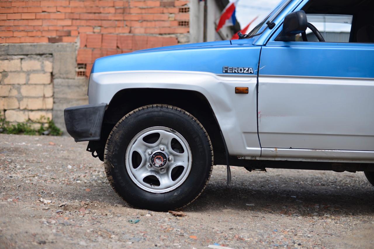 Daihatsu Feroza 1.6i cat Resin-top Full-Time City