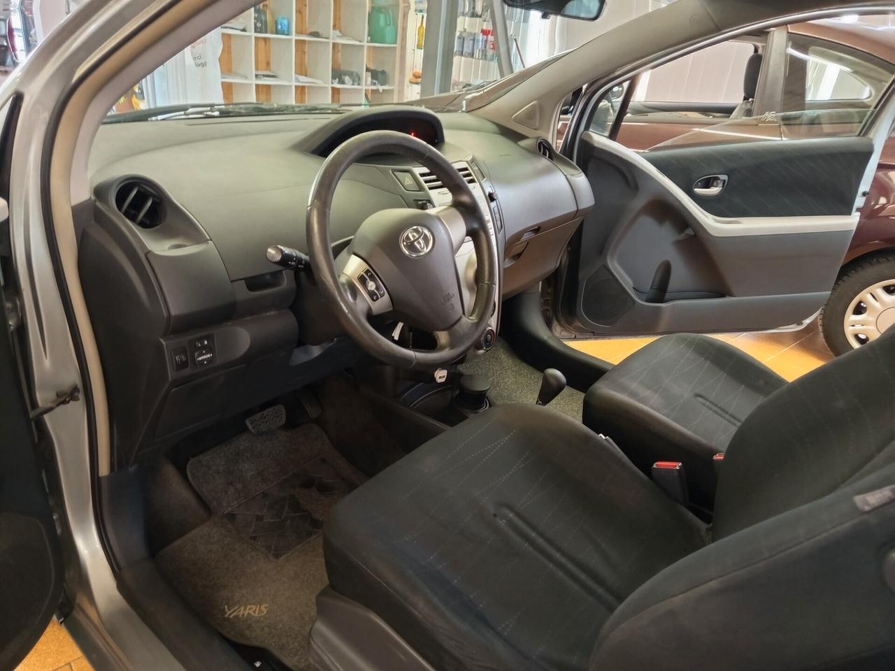 Toyota Yaris 1.4 diesel,cambio automatico,ok neopatentati