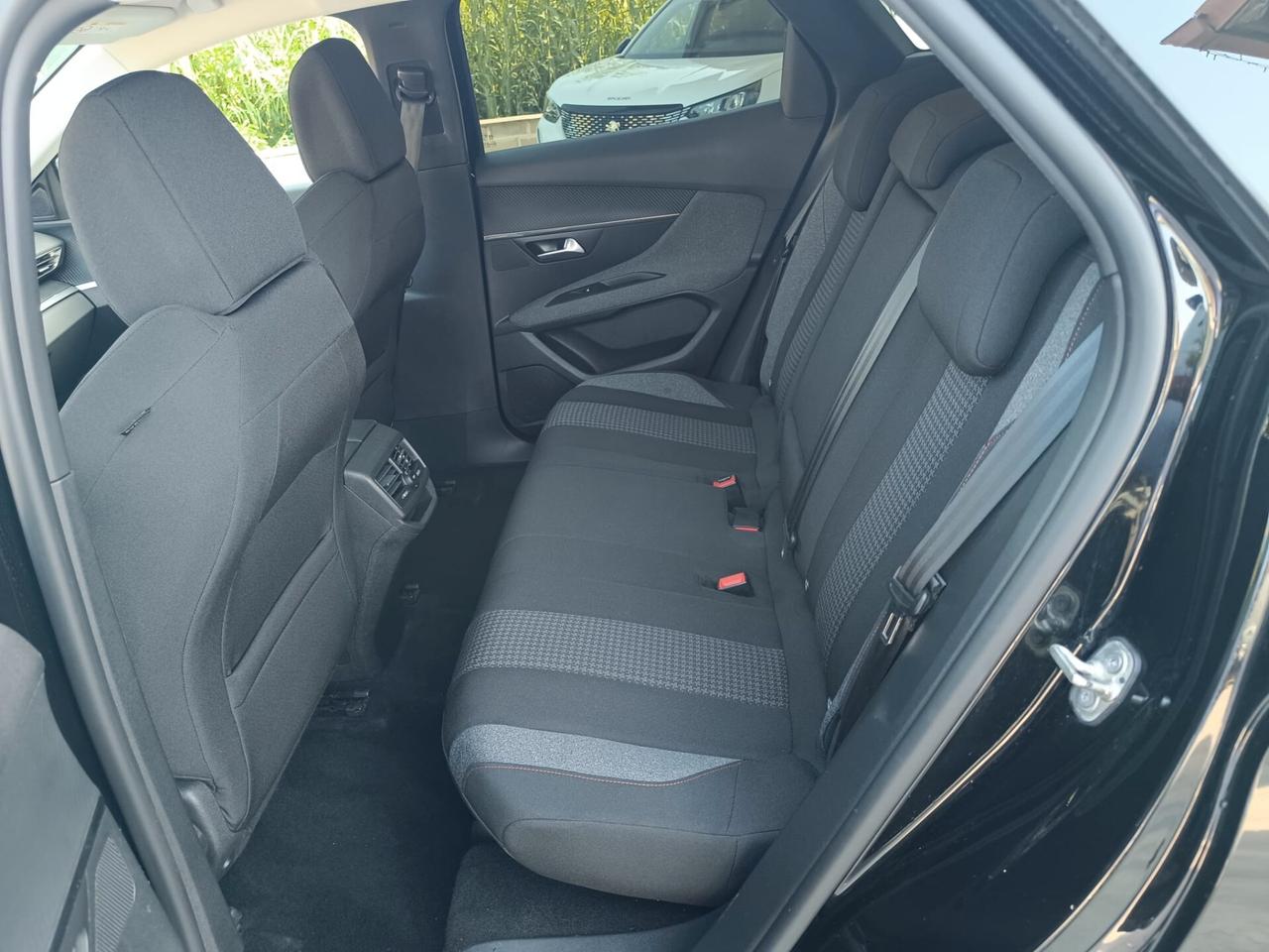 Peugeot 3008 BlueHDi 130 S&S EAT8 Allure