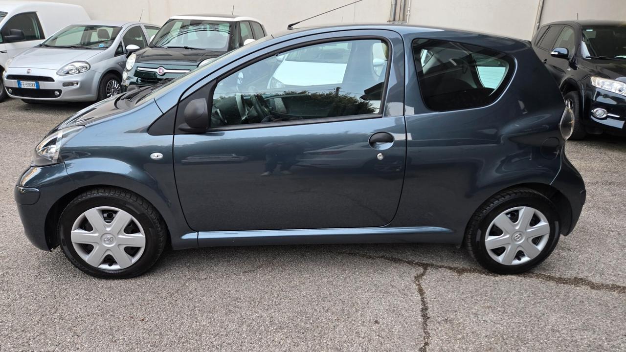 Toyota Aygo 1.0 12V VVT-i 3 porte Now Connect
