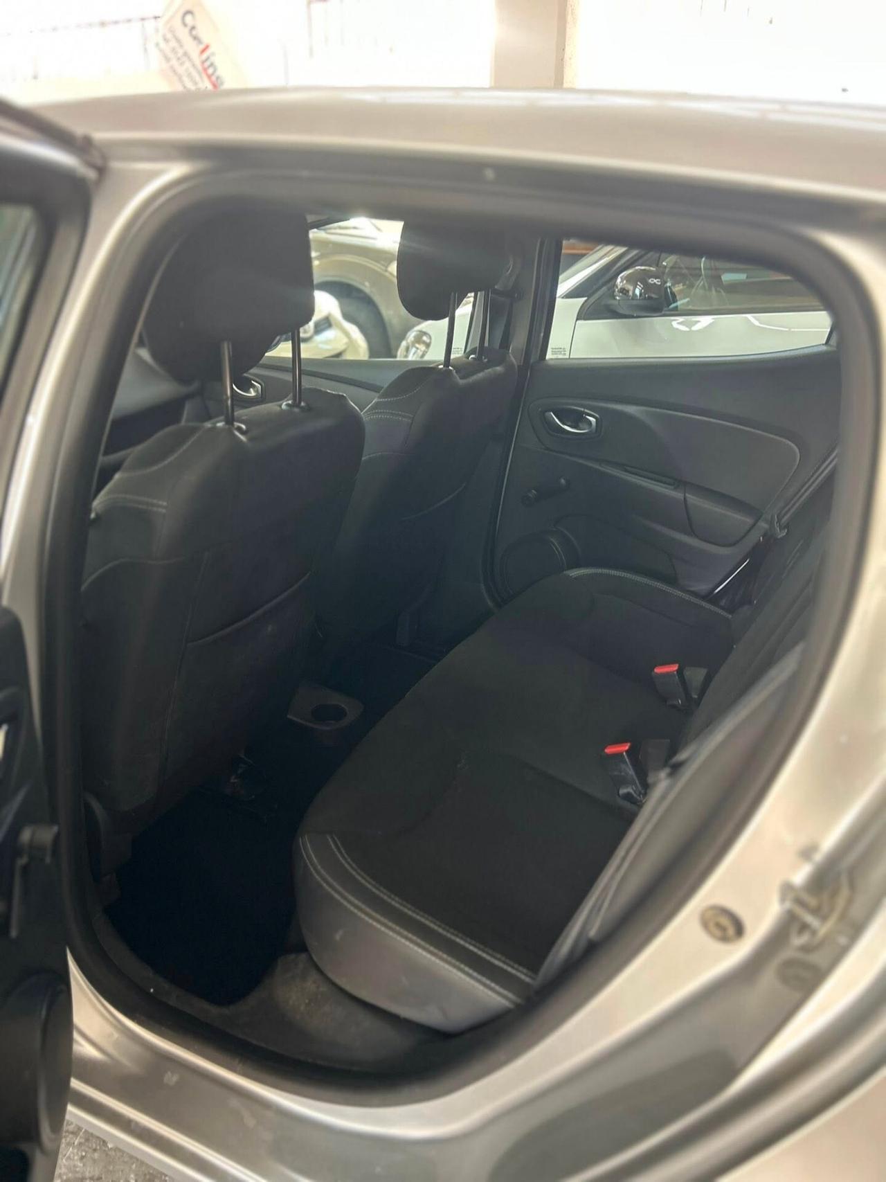 Renault Clio 1.2 75CV -2016 SOLO 92.000KM