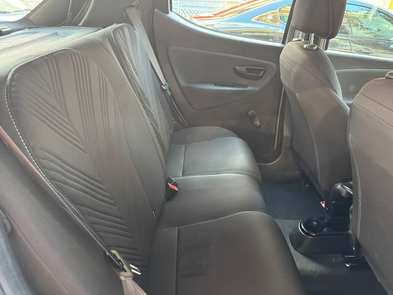 Lancia Ypsilon 1.0 FireFly 5 porte S&S Hybrid Ecochic Gold