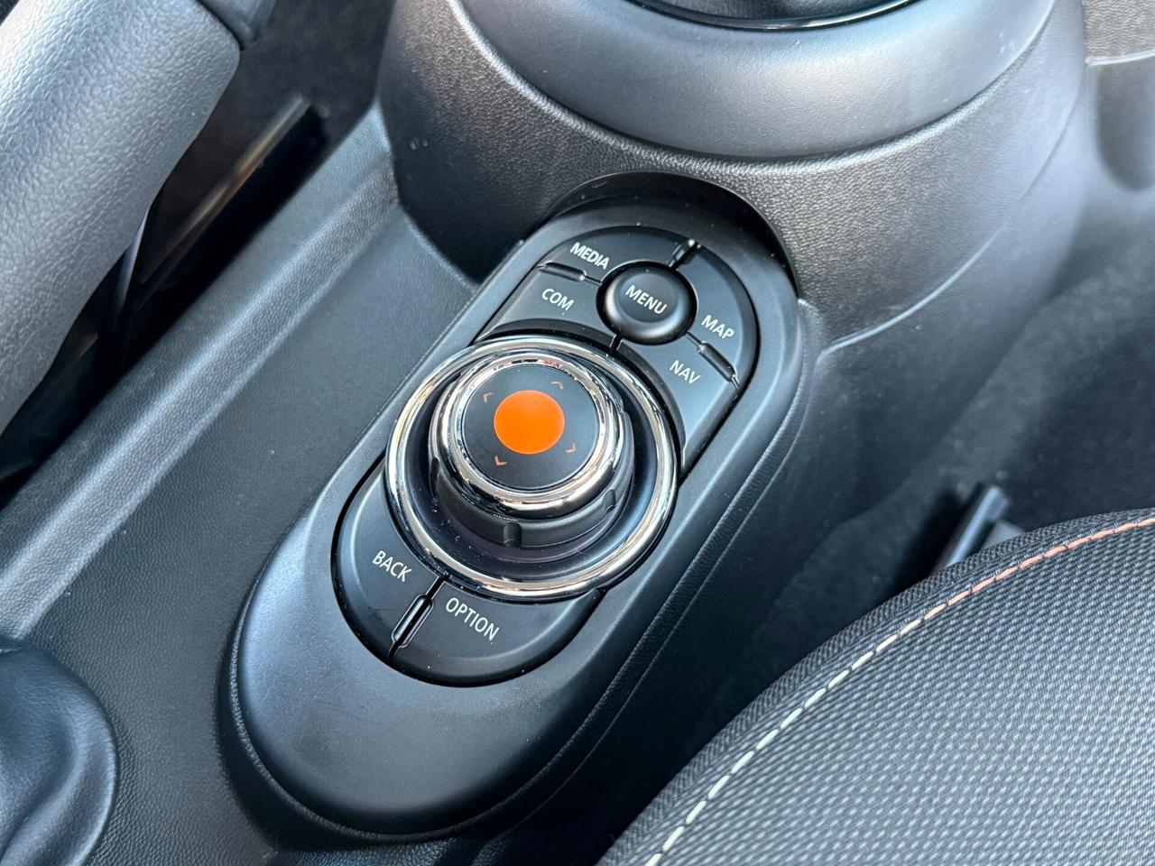 Mini 1.5 Cooper D 5porte B.Street NAVI LED - 2019
