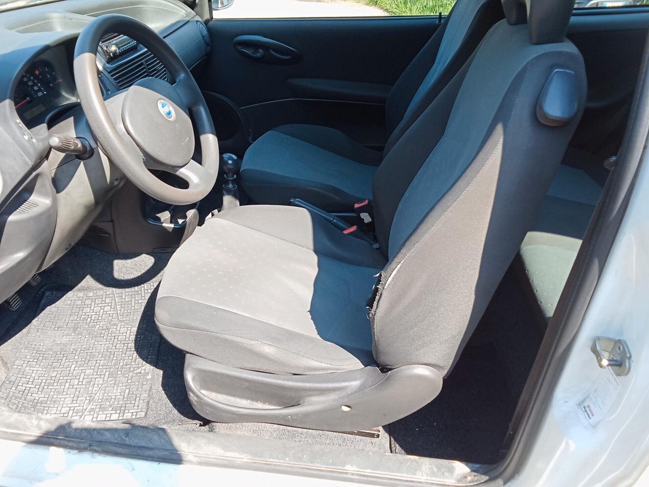 Fiat Punto 1.2 neo patentati