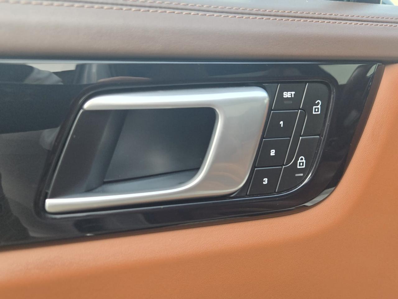 Porsche Cayenne Coupé 3.0 V6 E-Hybrid Platinum Edition