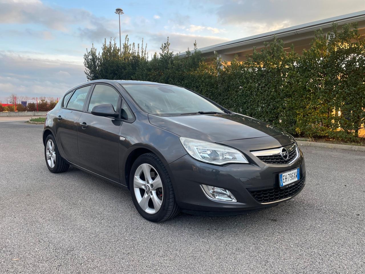 Opel Astra 1.7 CDTI 110CV 5 porte