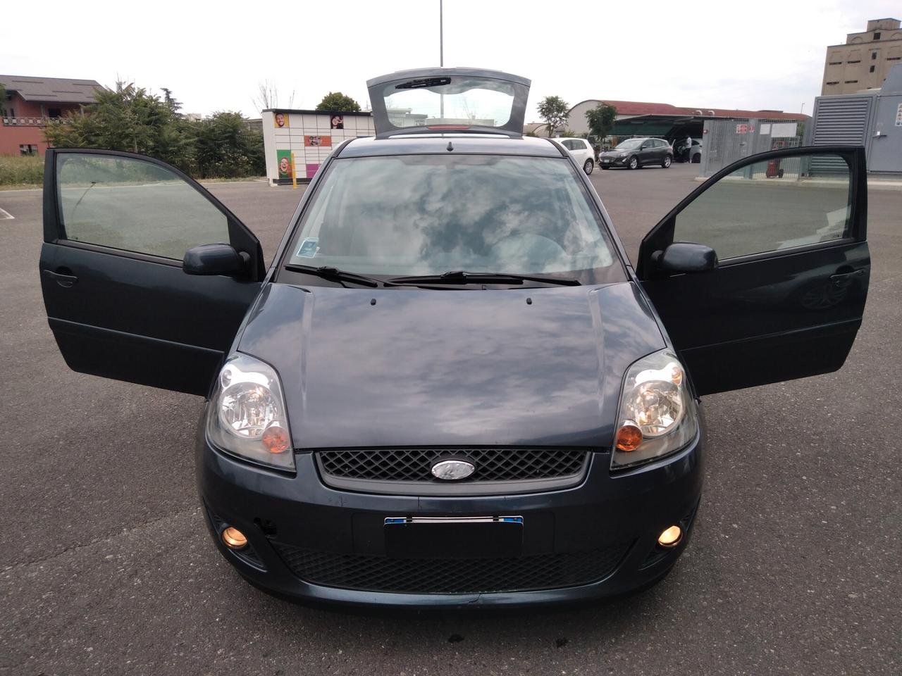 Ford Fiesta 1.2 16V 3p. Ghia x neopatentati