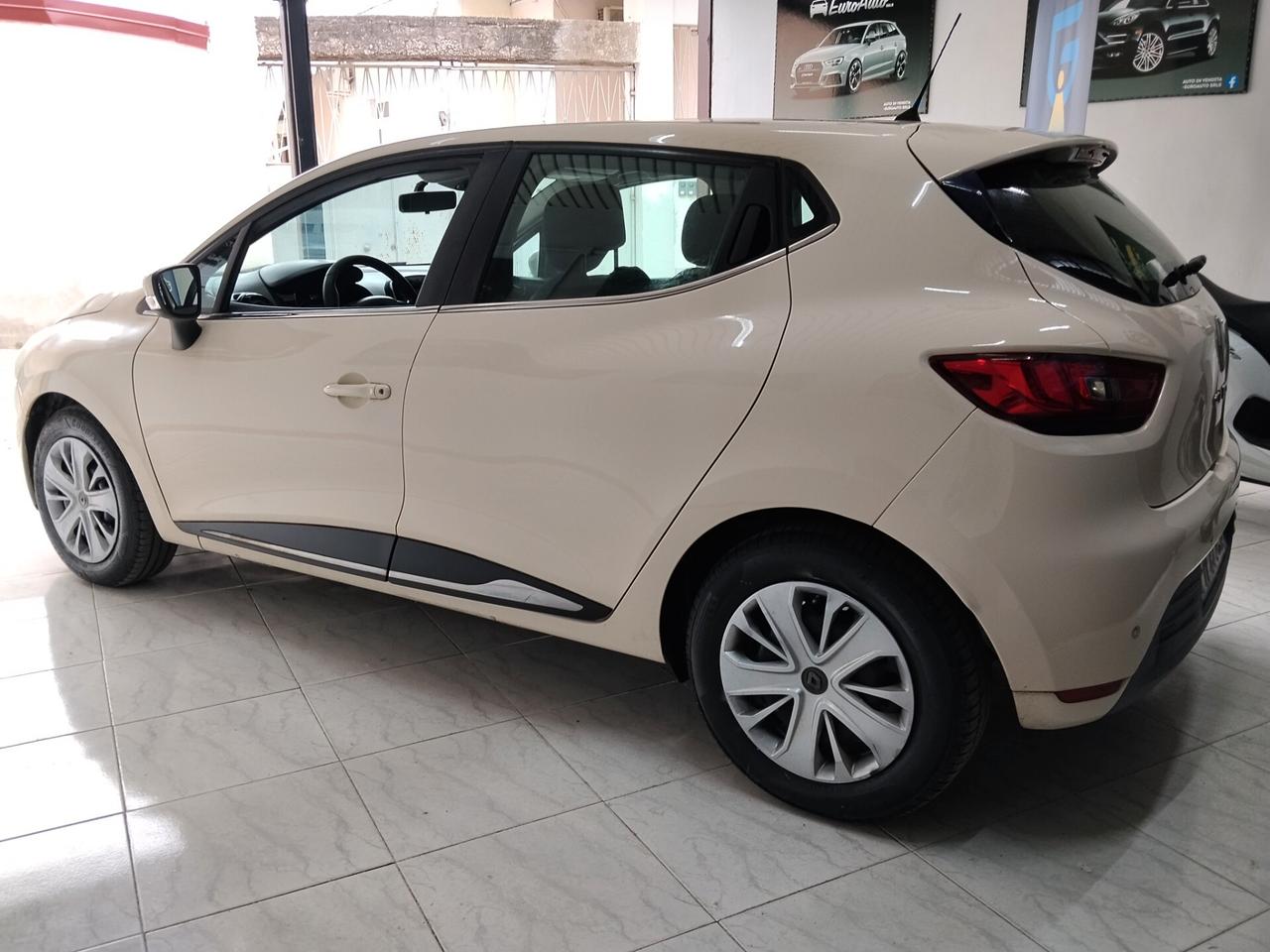 Renault Clio 1.5 diesel 2017 CON GARANZIA
