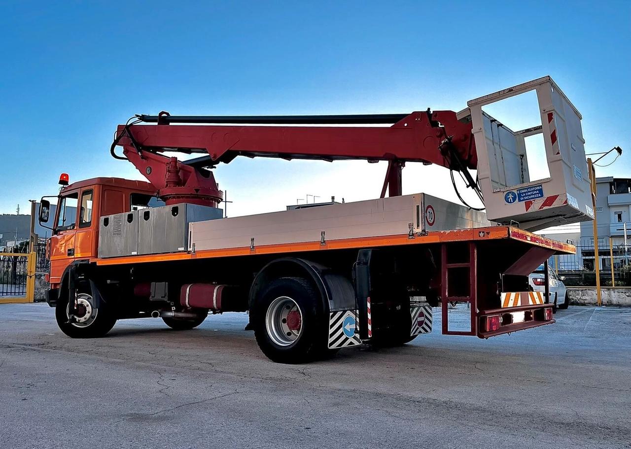 PIATTAFORMA AEREA IVECO 145-17 CESTELLO H. 20MT – SCALIFICIO RIMINESE