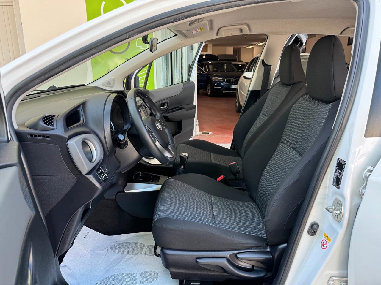 Toyota Yaris LOUNGE 5P GARANZIA 24 MESI NEOPATENT.