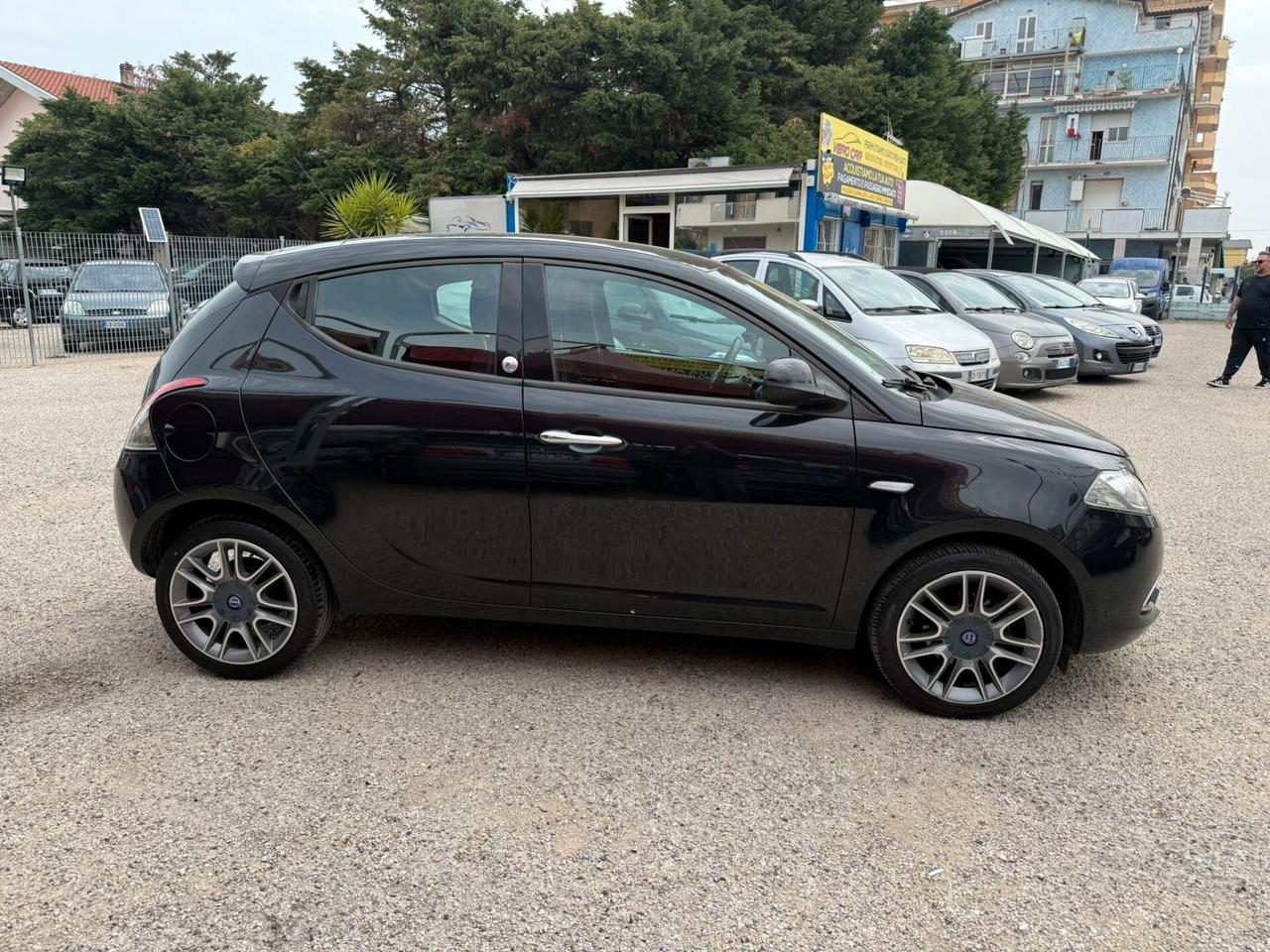 Lancia Ypsilon 1.2 69 CV 5 porte GPL Ecochic Silver