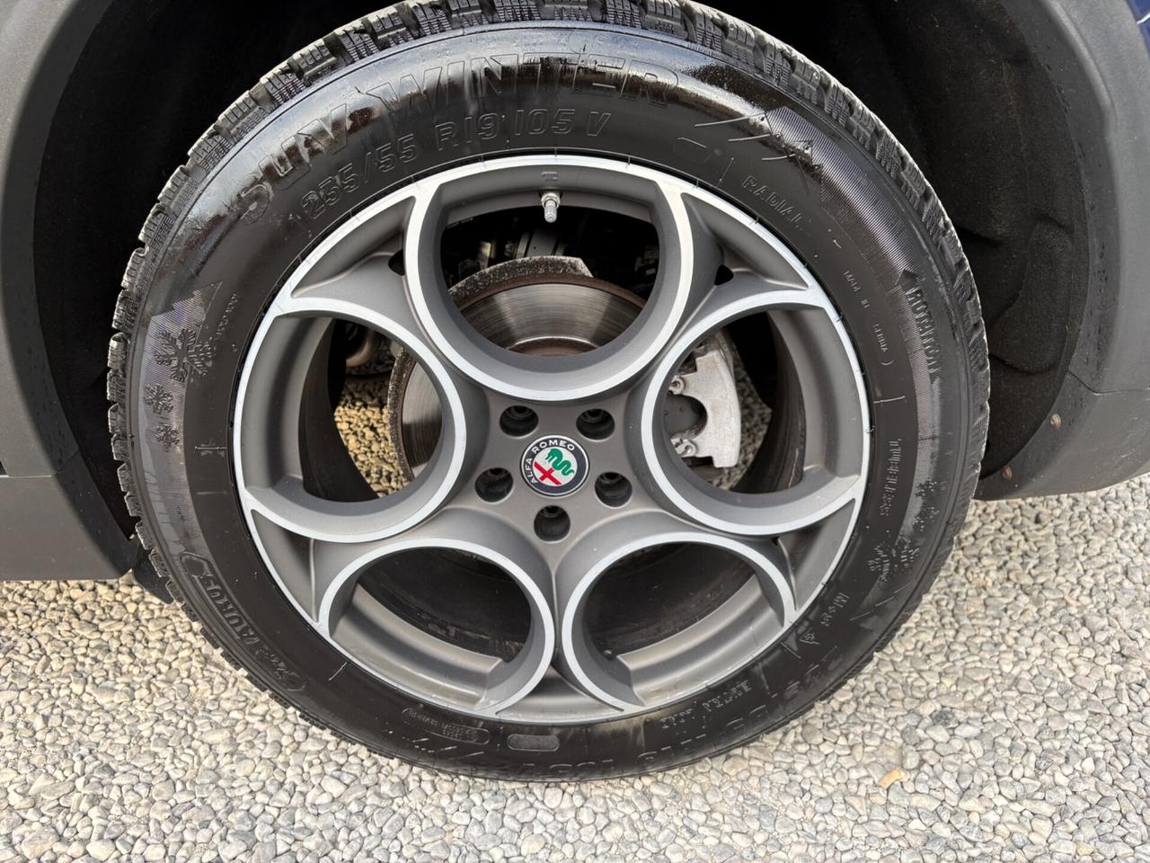 Alfa Romeo Stelvio Q4 2.2 T Diesel 210 CV -Perfetto
