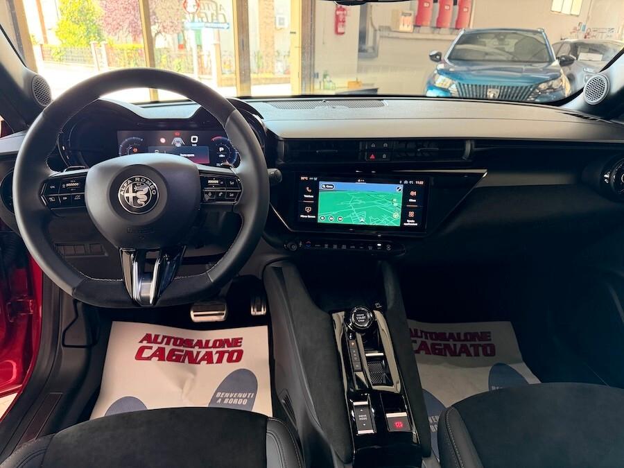 Alfa Romeo Junior 1.2 145 CV Hybrid eDCT6 Q4 Intensa Km 1200 ROSSO BRERA 4X4