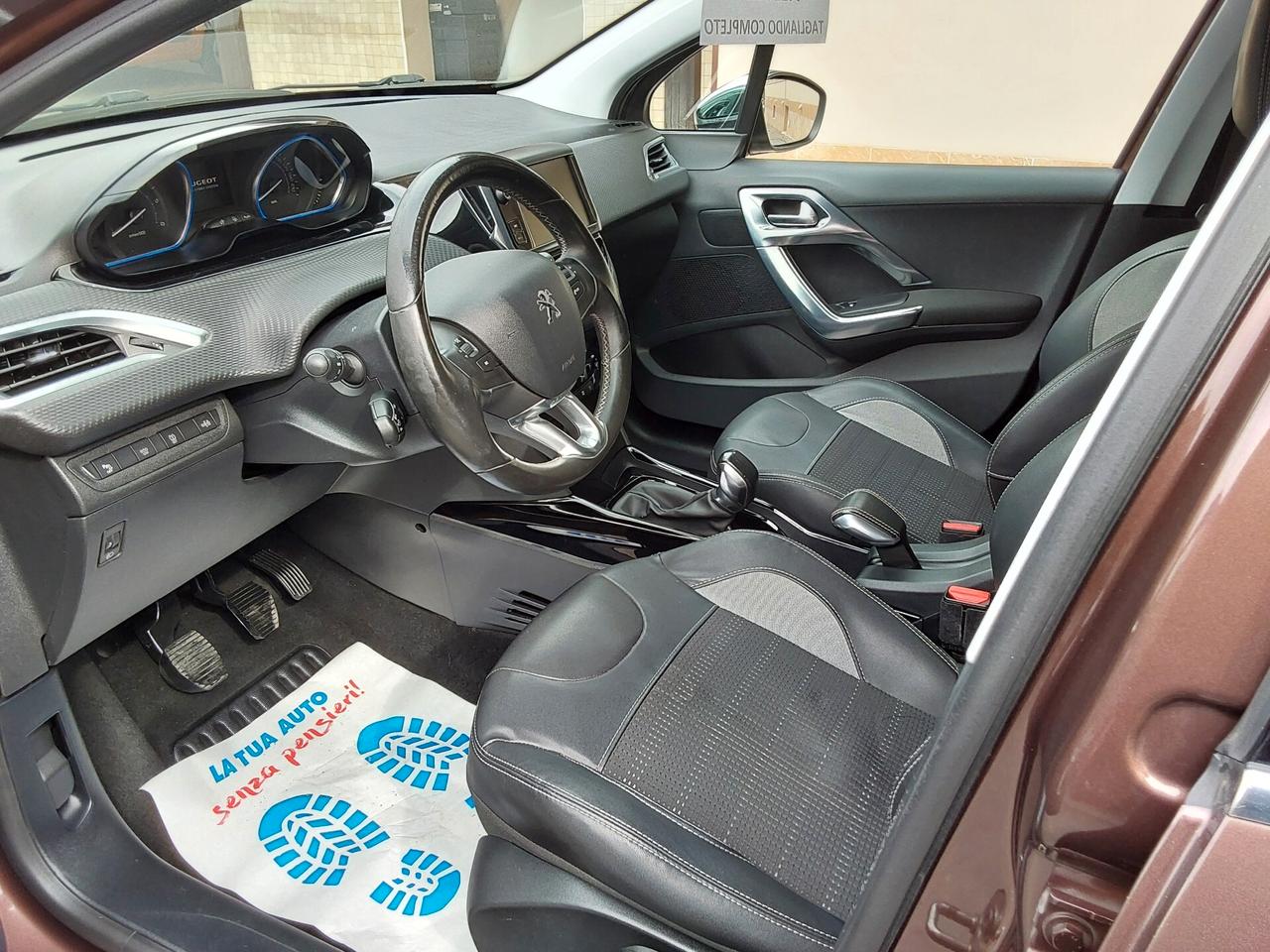 Peugeot 2008 1.6 HDi 90 CV Allure.
