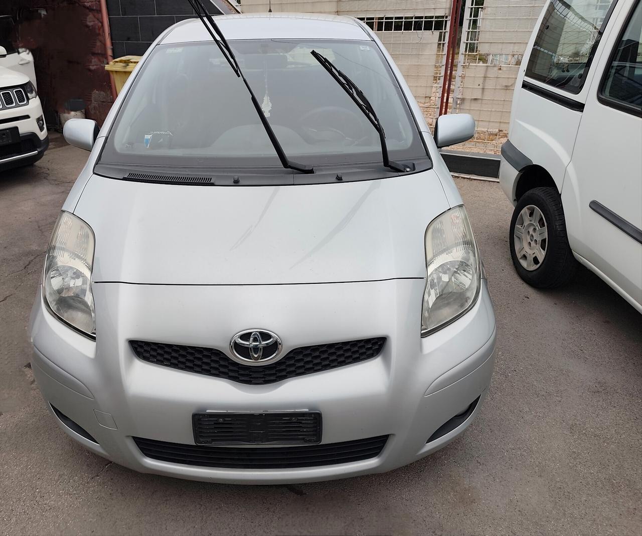 Toyota Yaris 1.4 DIESEL D-4D 90cv Sol