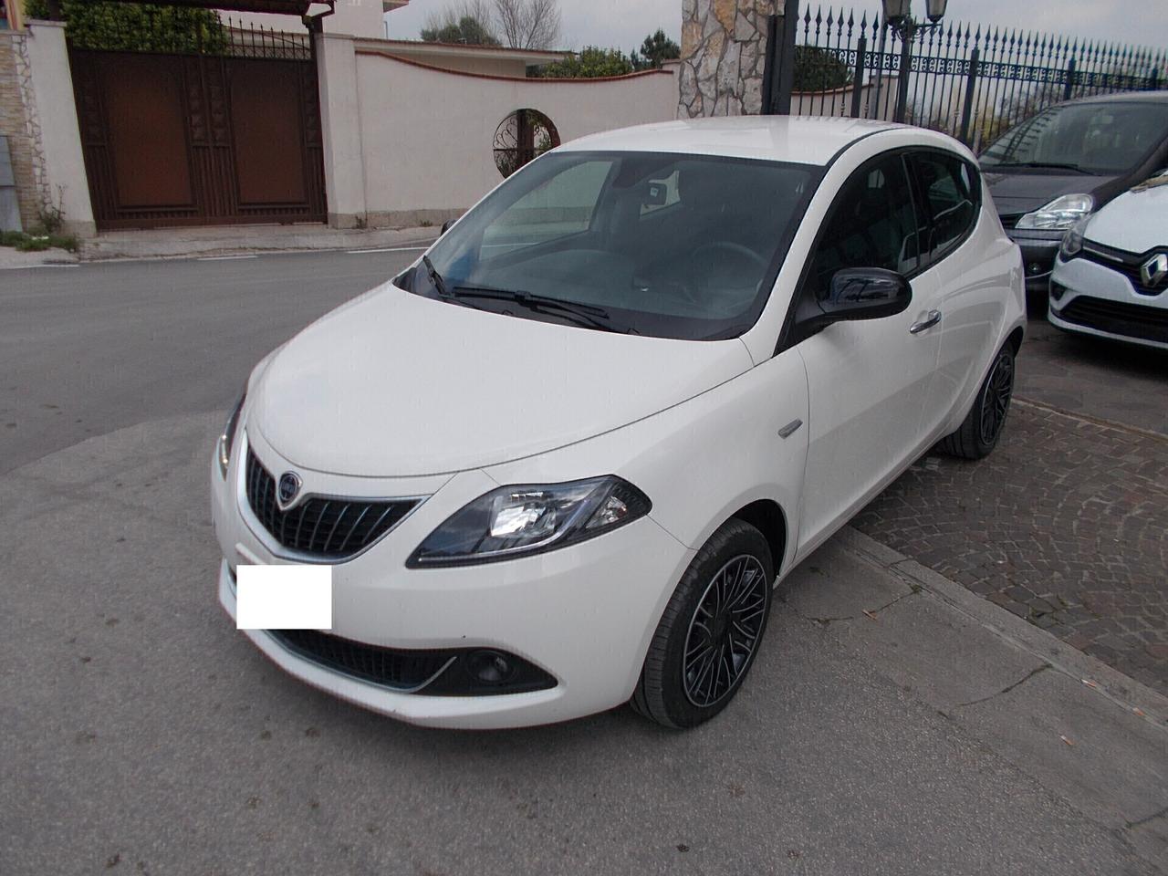 Lancia Ypsilon 1.0 FireFly 5 porte S&S Hybryd Gold