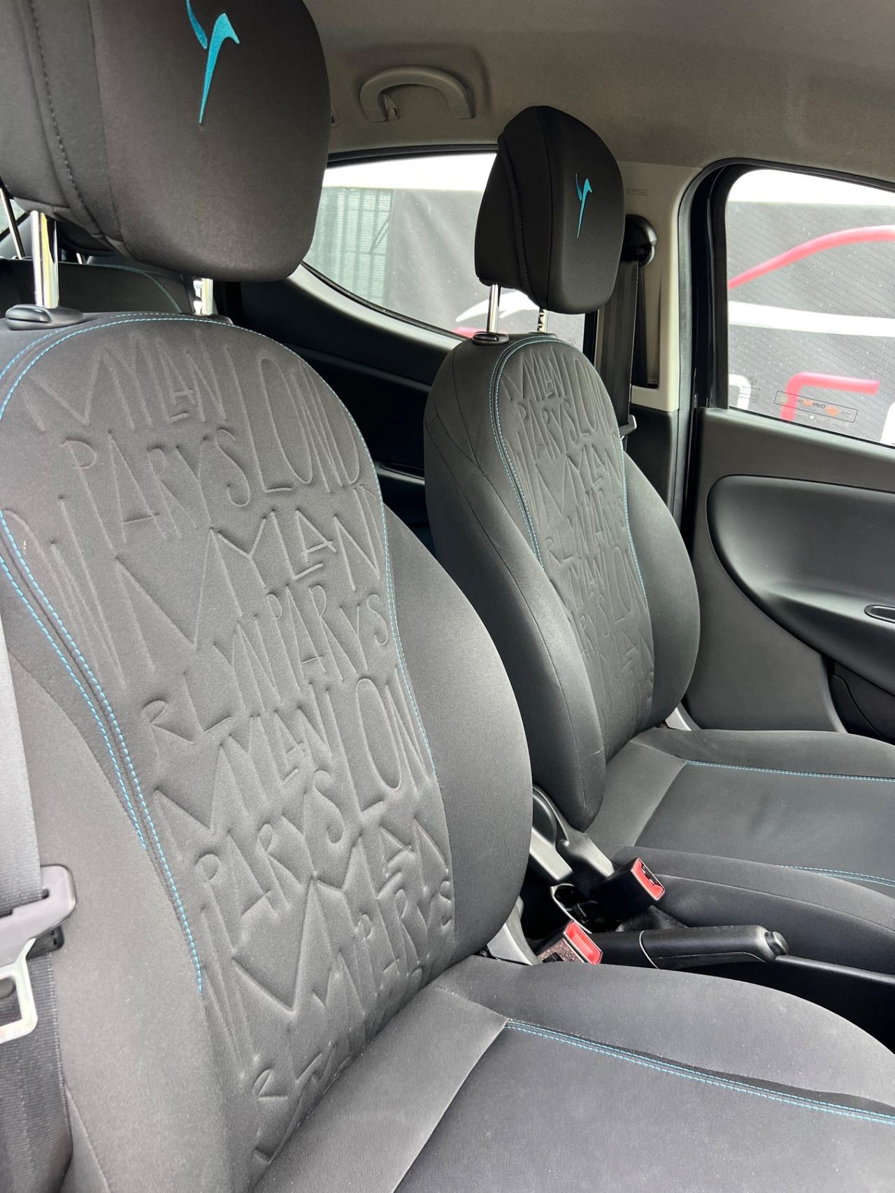Lancia Ypsilon 1.2 69 CV 5 porte GPL Ecochic Elefantino blu